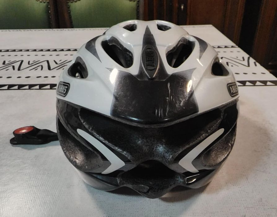 Kask rowerowy Abus model Spider.