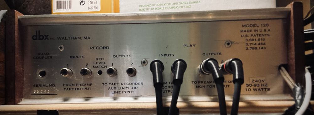 DBX 128 Dynamic enhancer/ Noise Reducer