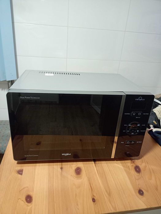 Microondas Whirlpool, c/Grill e prato.Entrega Setúbal e arredores.