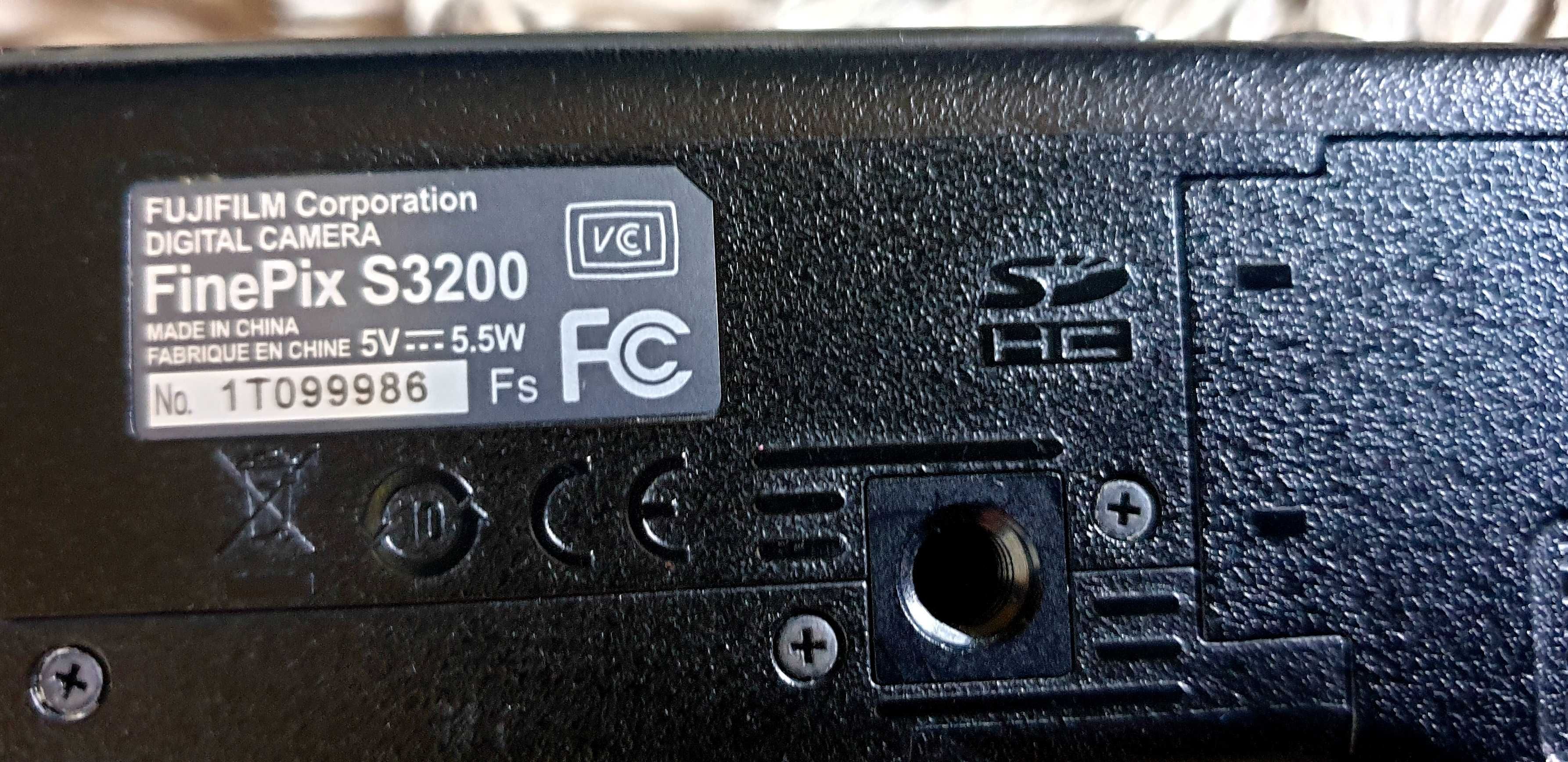 Aparat fotograficzny FUJIFILM FINEPIX S3200