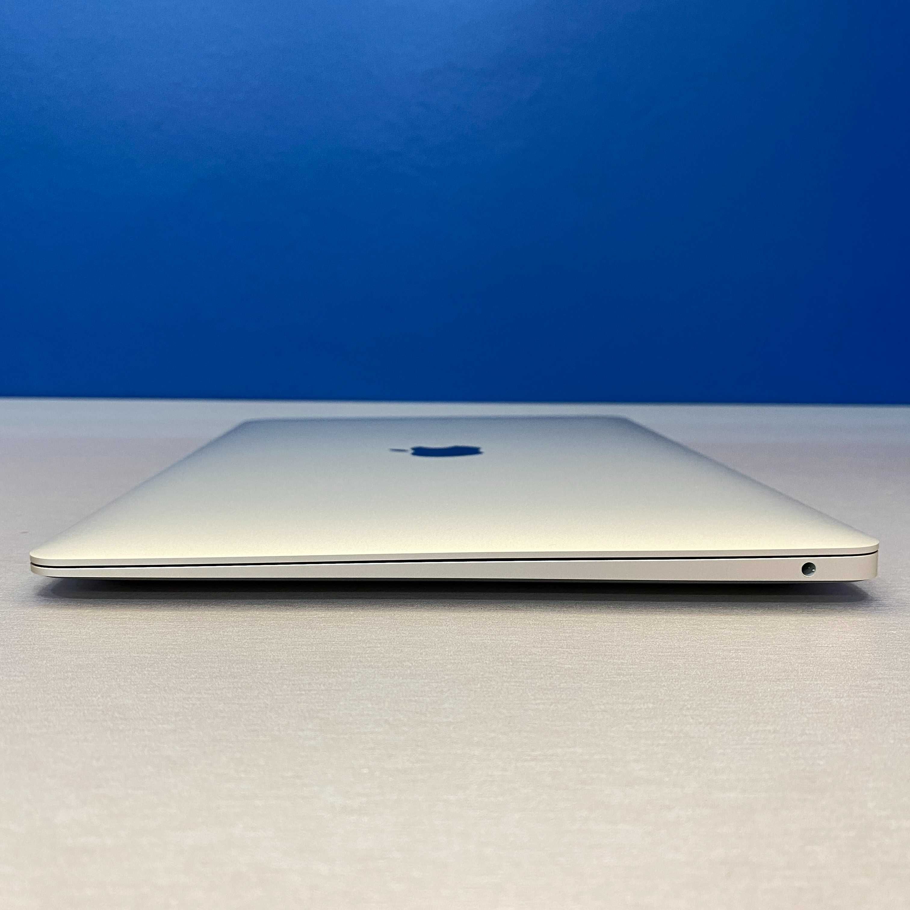 Apple MacBook Air 13" (2020) - M1 8-Cores/8GB/256GB SSD