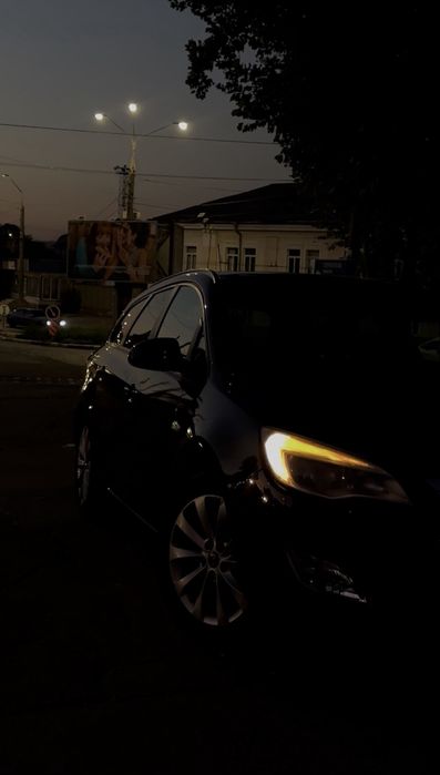 Трансфер / Поїздки / Таксі — комфорт, пунктуальність, стиль