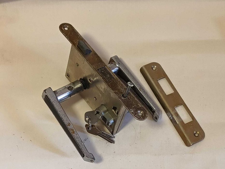 Замок врезной для входной двери СССР