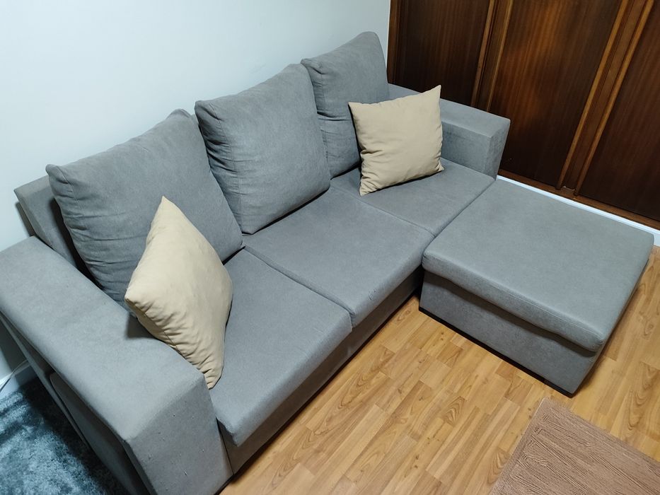 (MUDANÇA DE PREÇO) Sofá Chaise Reversível com 2 puffs
VIANA