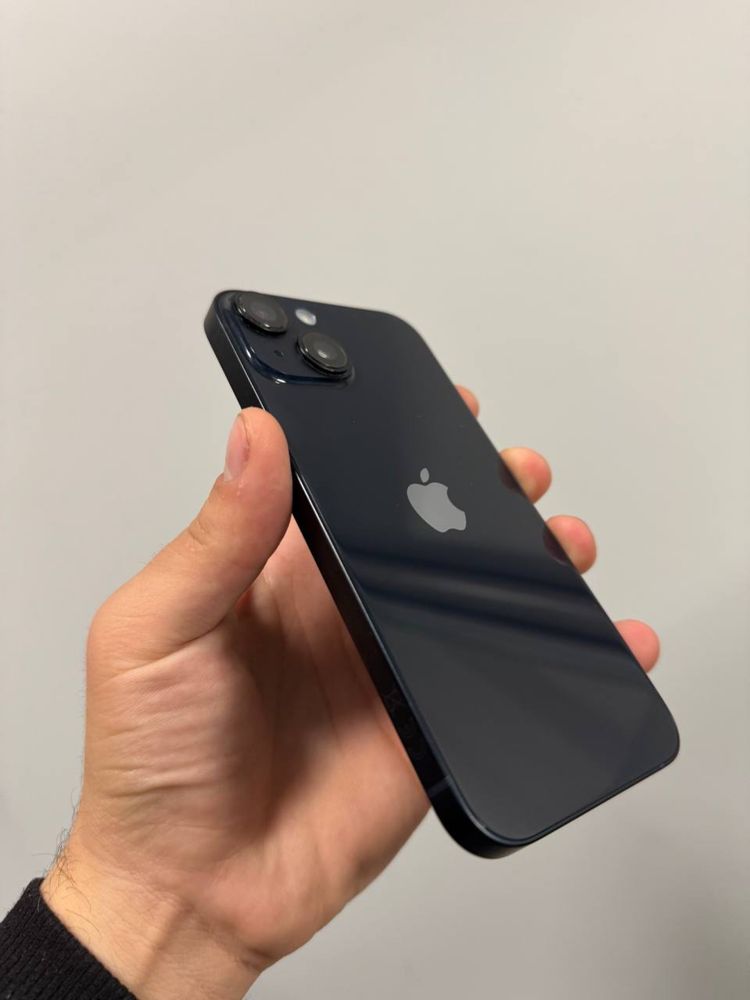 Iphone 14 бу в темньосиньому кольорі