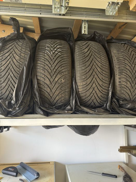 Шини зимові 235/55 R17