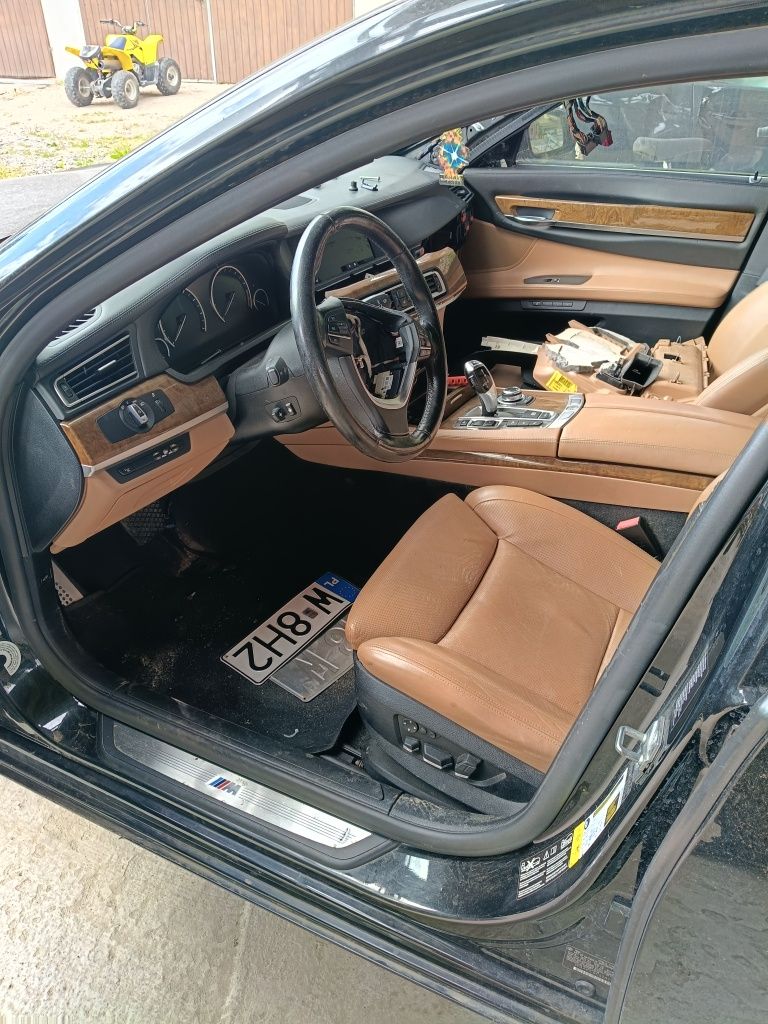 BMW 7 F01 4.4 skuty
