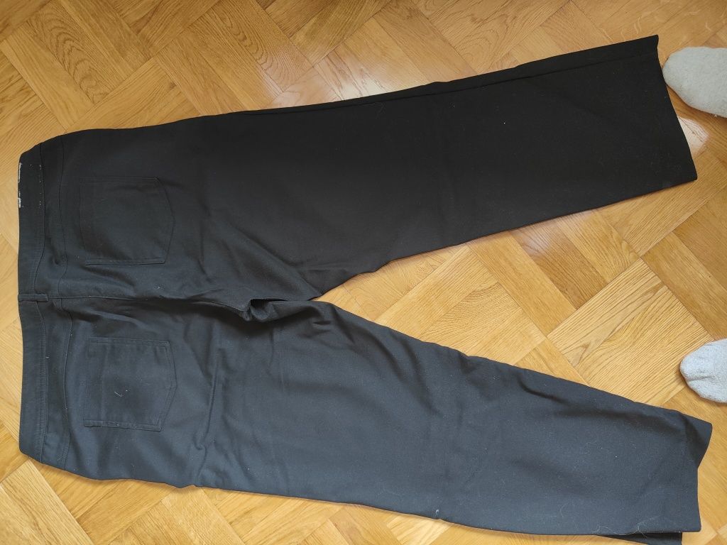 Spodnie czarne r.44