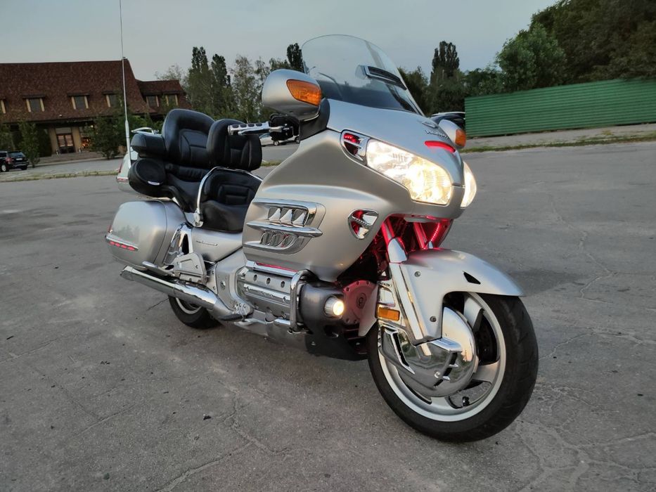 HONDA GOLD WING 1800 , 39000 родного пробега  новая резина Bridgestone