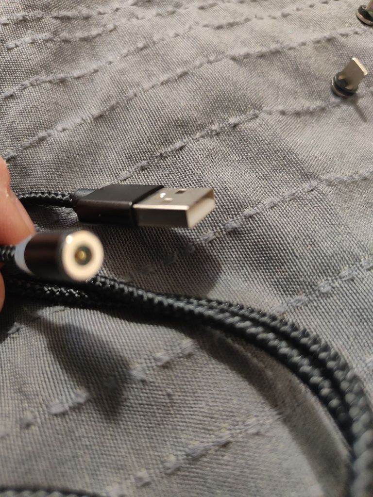 Kabelek USB 3w1 magnetyczny micro C iPhone lightning długość 1m przewó
