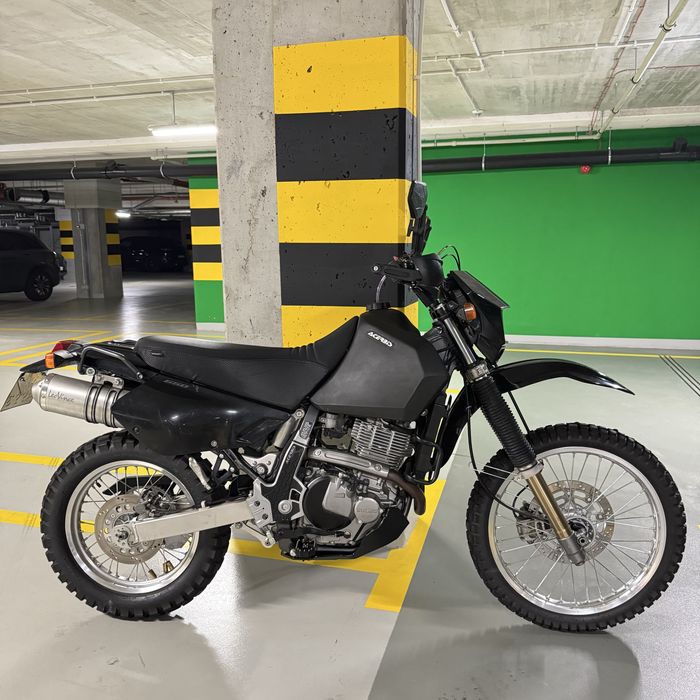 Suzuki DR650se Acerbis Warp9 LeoVince TM40 ComfortSeat