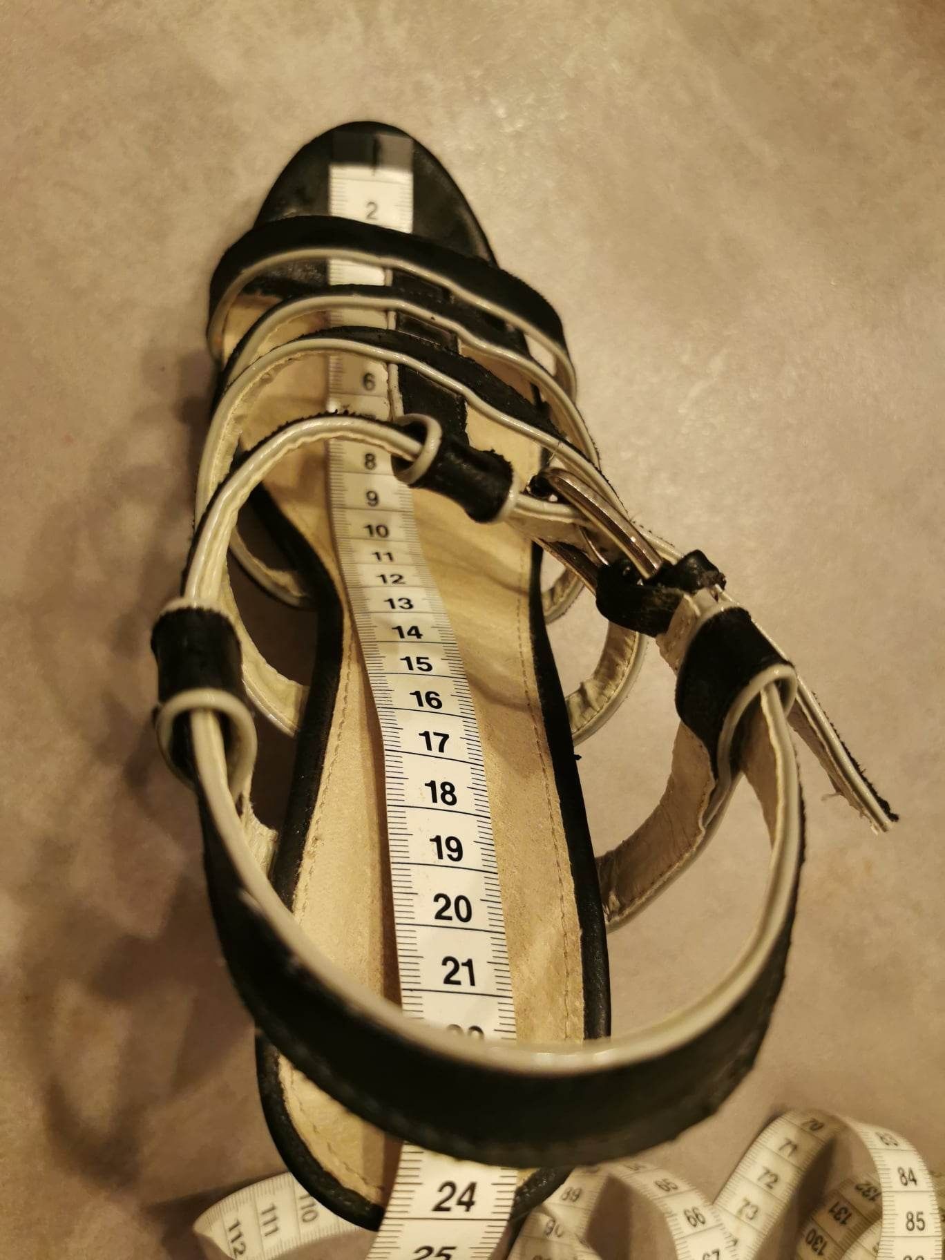 Buty sandały na słupku czarne
