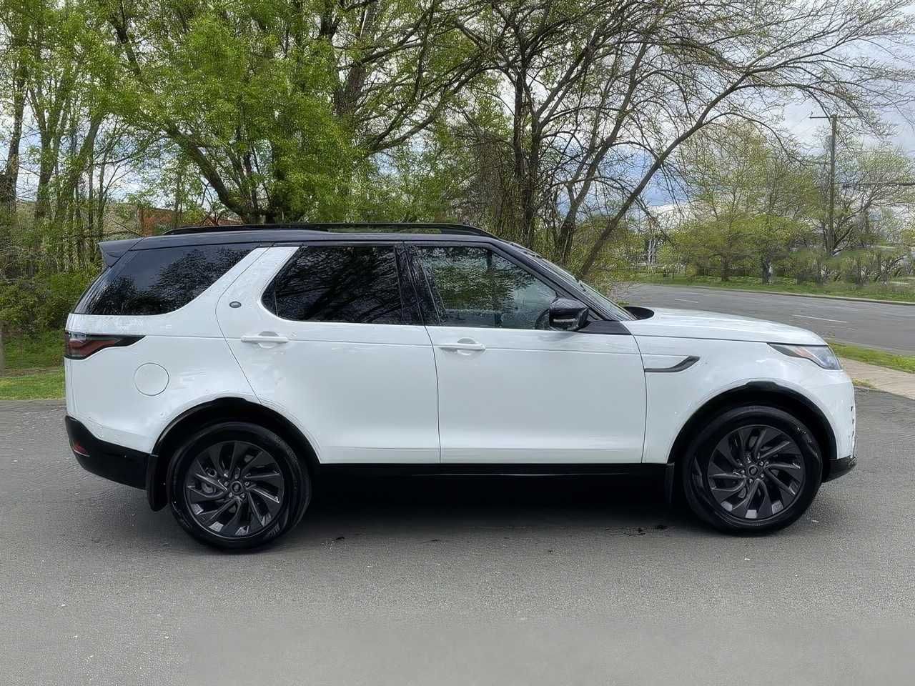 2023 Land Rover Discovery P360 S R-Dynamic