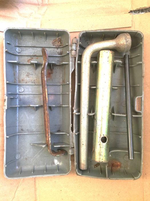 Zestaw narzedzi w etui