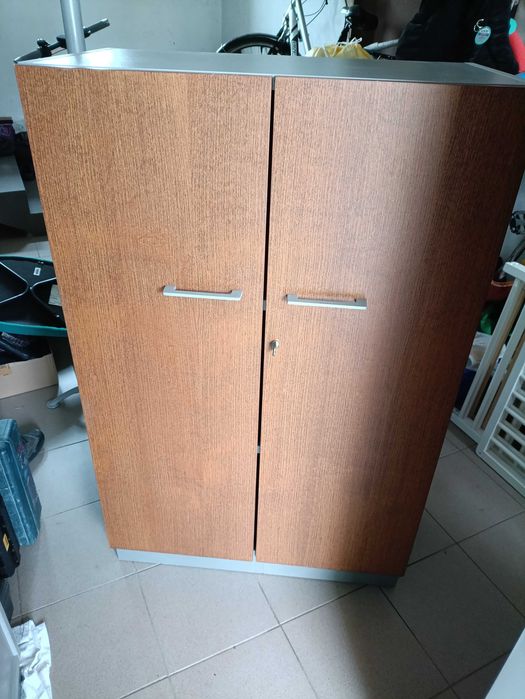 Mała szafa biurowo/aktowa