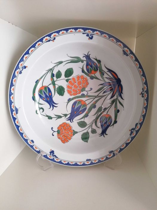 Prato Inspirado na FaiançaTurca de Iznick da Vista Alegre.