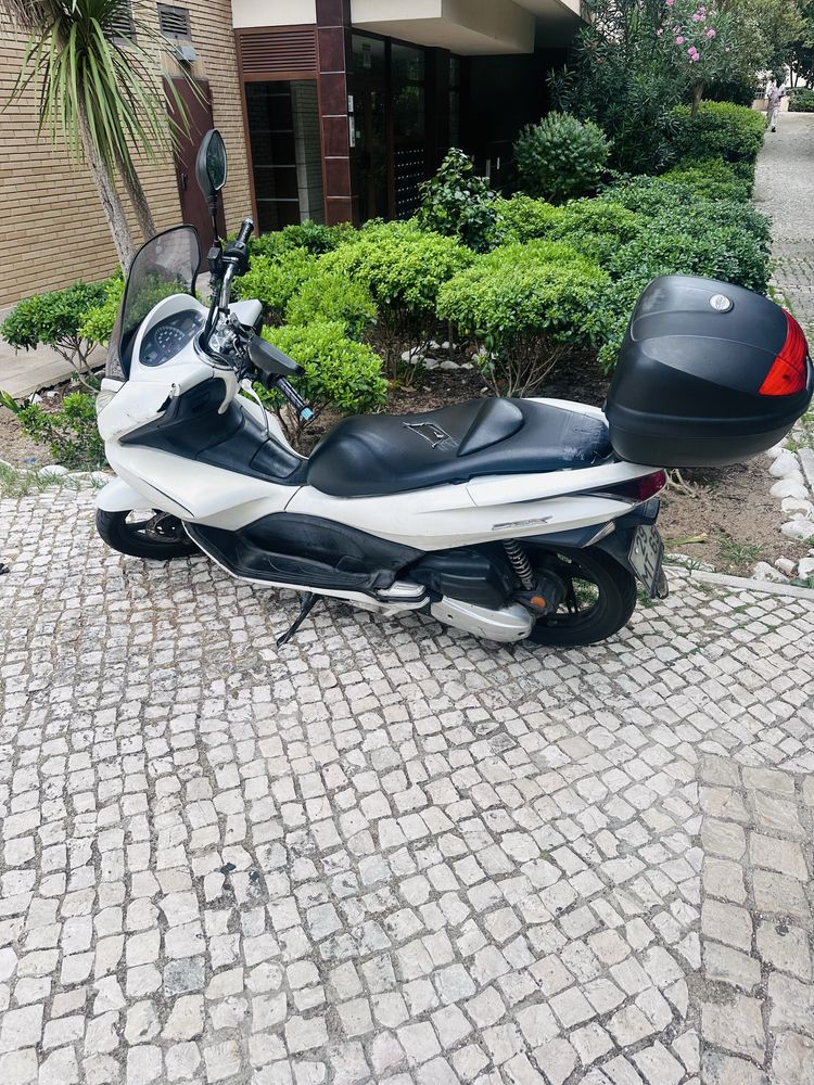 Honda PCX 2012.