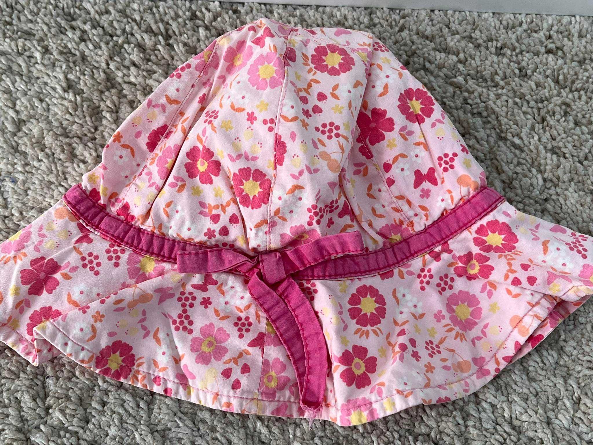 Kapelusze w motylki i kwiaty H&M 122/128 cm 6-8 lat