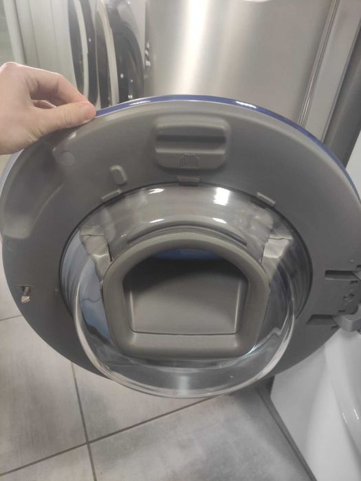 Продам Прально-сушильна машина автоматична Samsung WD8NK52E0ZW