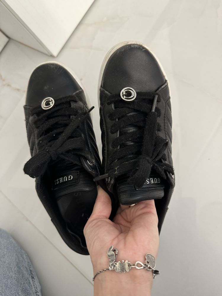 guess кросівки 35р.