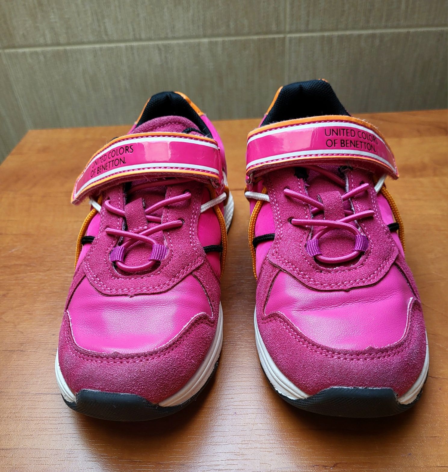 lekkie buty sportowe na rzepy, adidasy dziewczęce Benetton 34