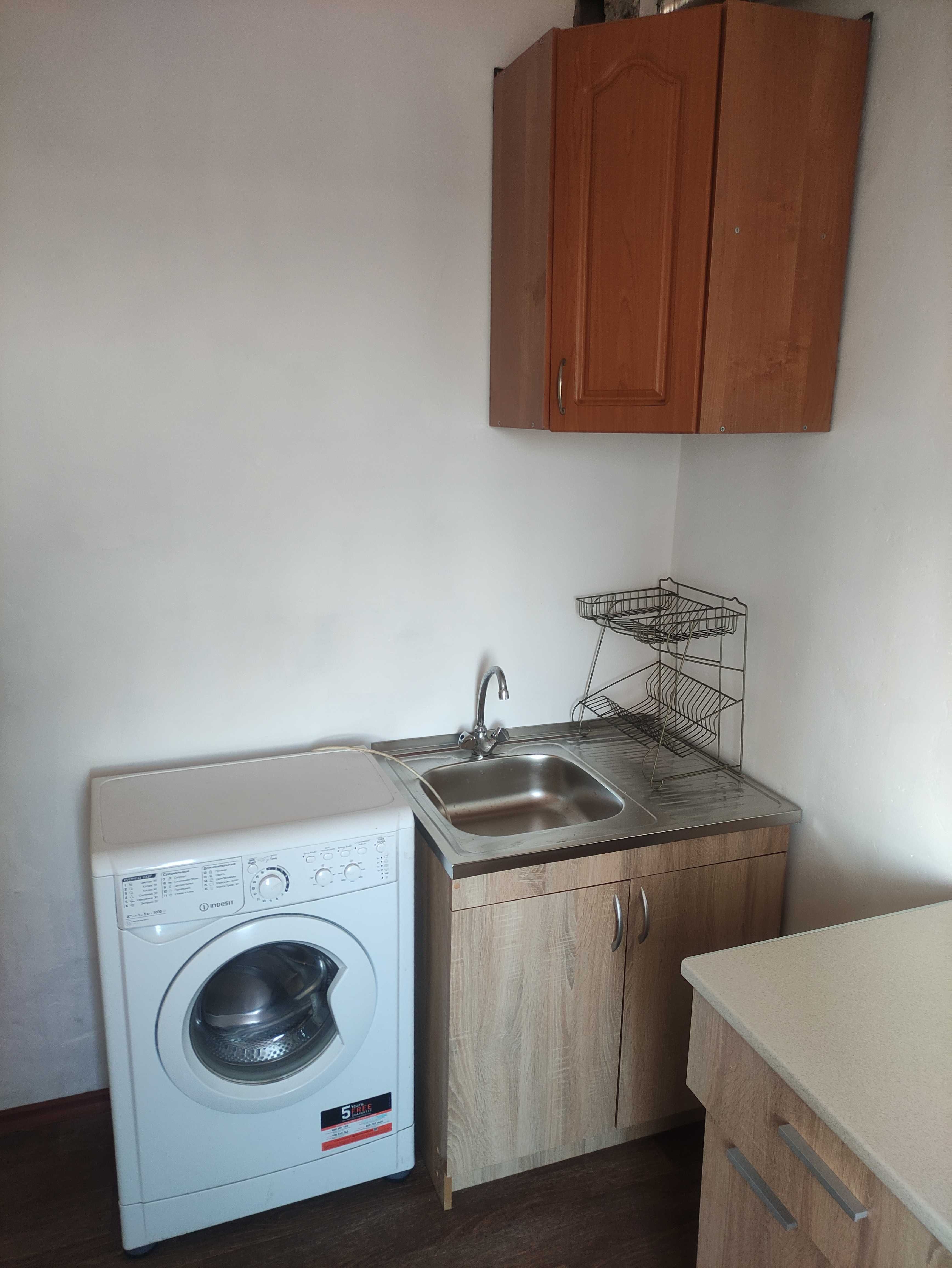 Продам квартиру 2 кімнатну.