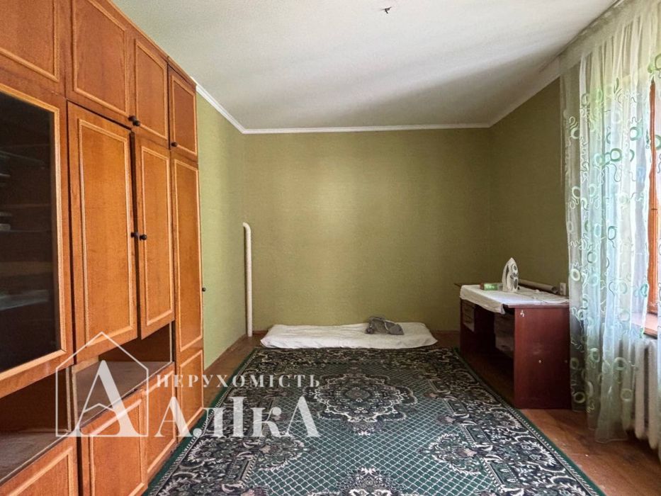 Продам 2-поверховий будинок в хорошій локації