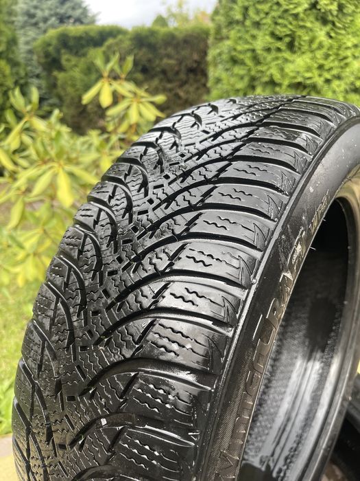 Зимові шини KUMHO WinterCraft WP51  175/55R15 в ідеалі !