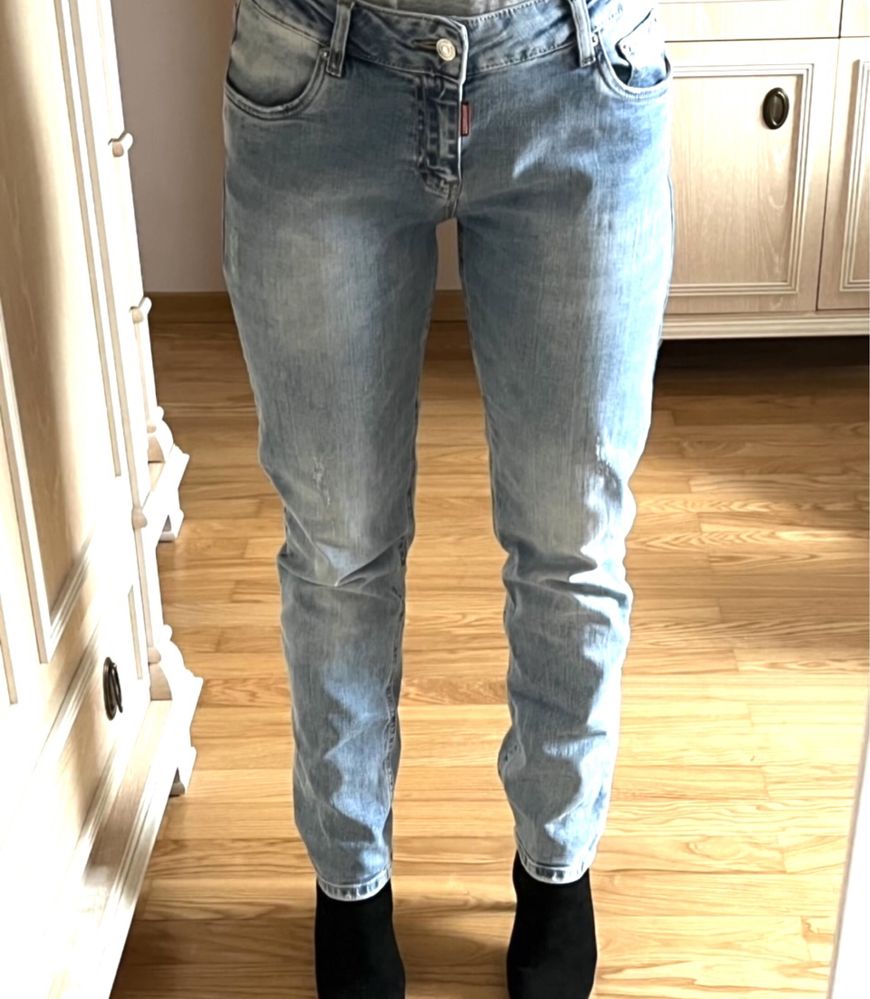 Spodnie jeansowe proste jeansy Dsquared2 zgrabne pasowane