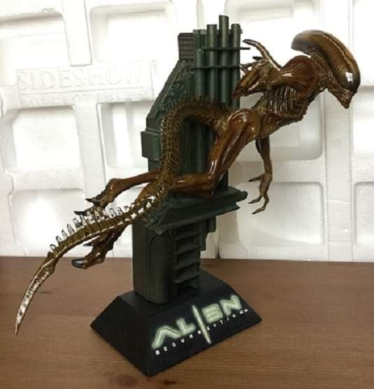 Sideshow Collectibles - Alien Resurrection Diorama - Limited Figure