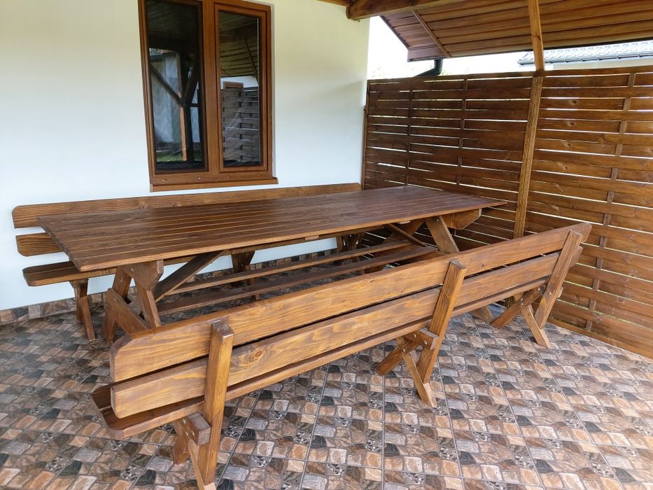 Sprzedam stół tarasowy , biesiadny 3m długi. 1m szer.