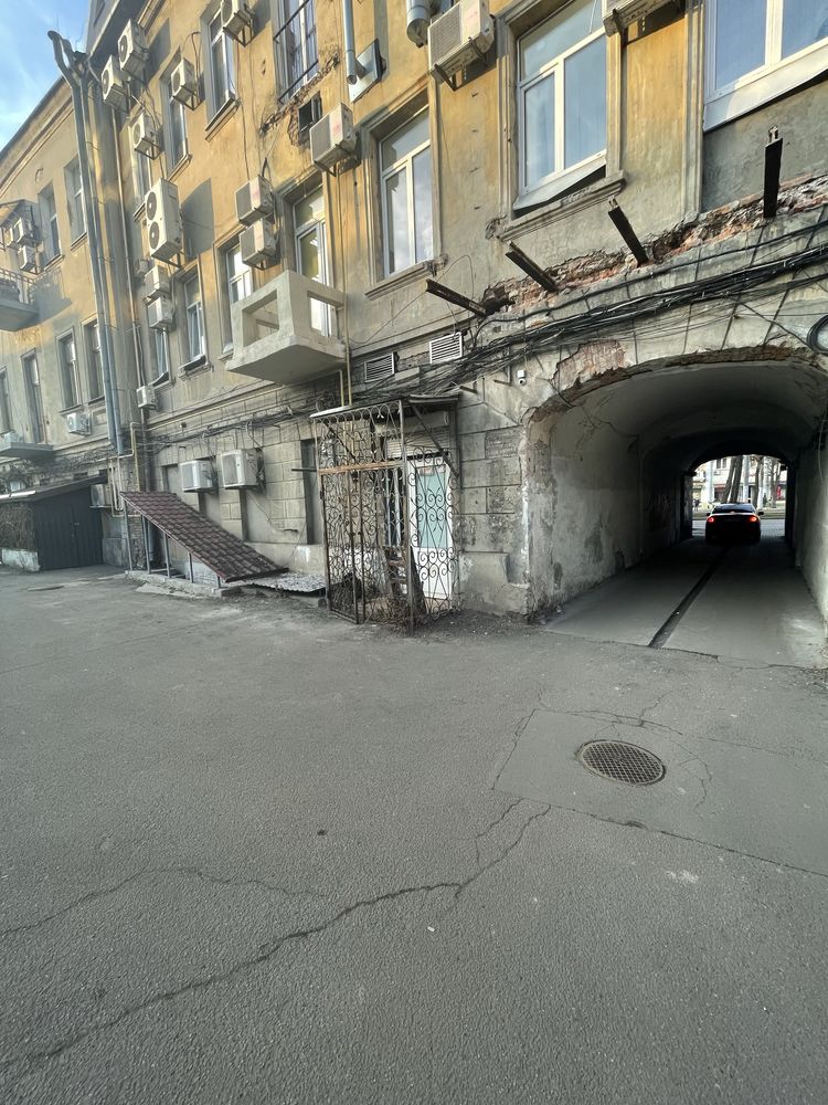 Аренда подвального помещения 164 м2. Яворницкого. Центр