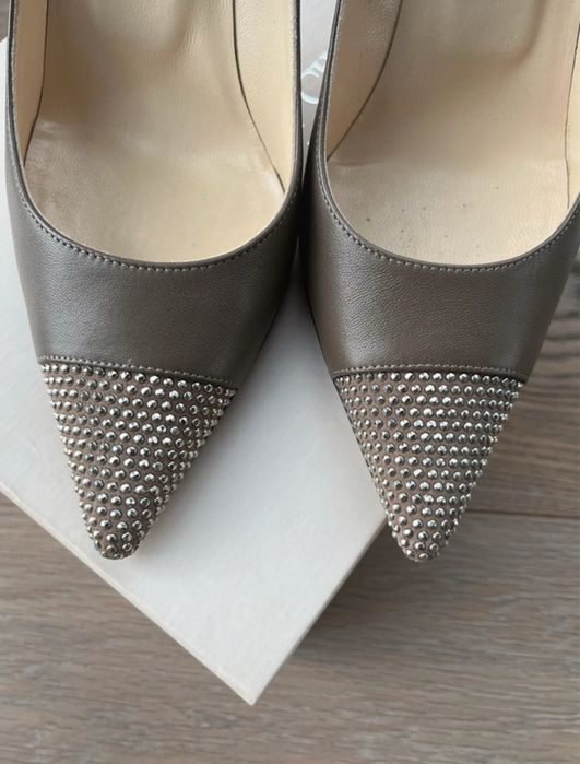 Jimmy Choo klasyczne szpilki szpic ze zdobionym szpicem oliwkowe