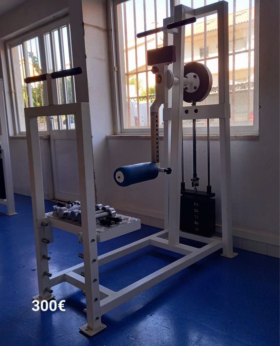 Maquina multifuncional para membros inferiores