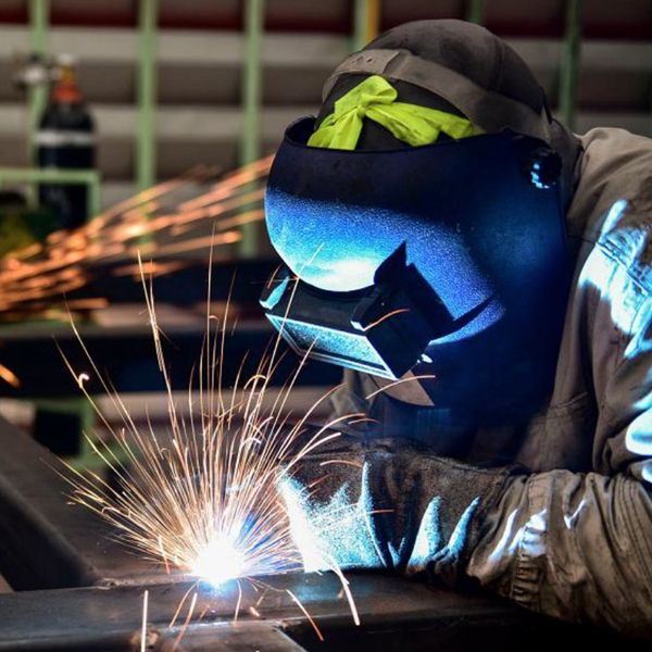 Зварювальні, монтажні та будівельні роботи.