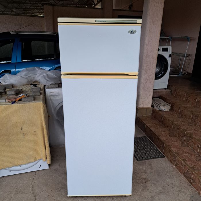 Продам холодильник Атлант