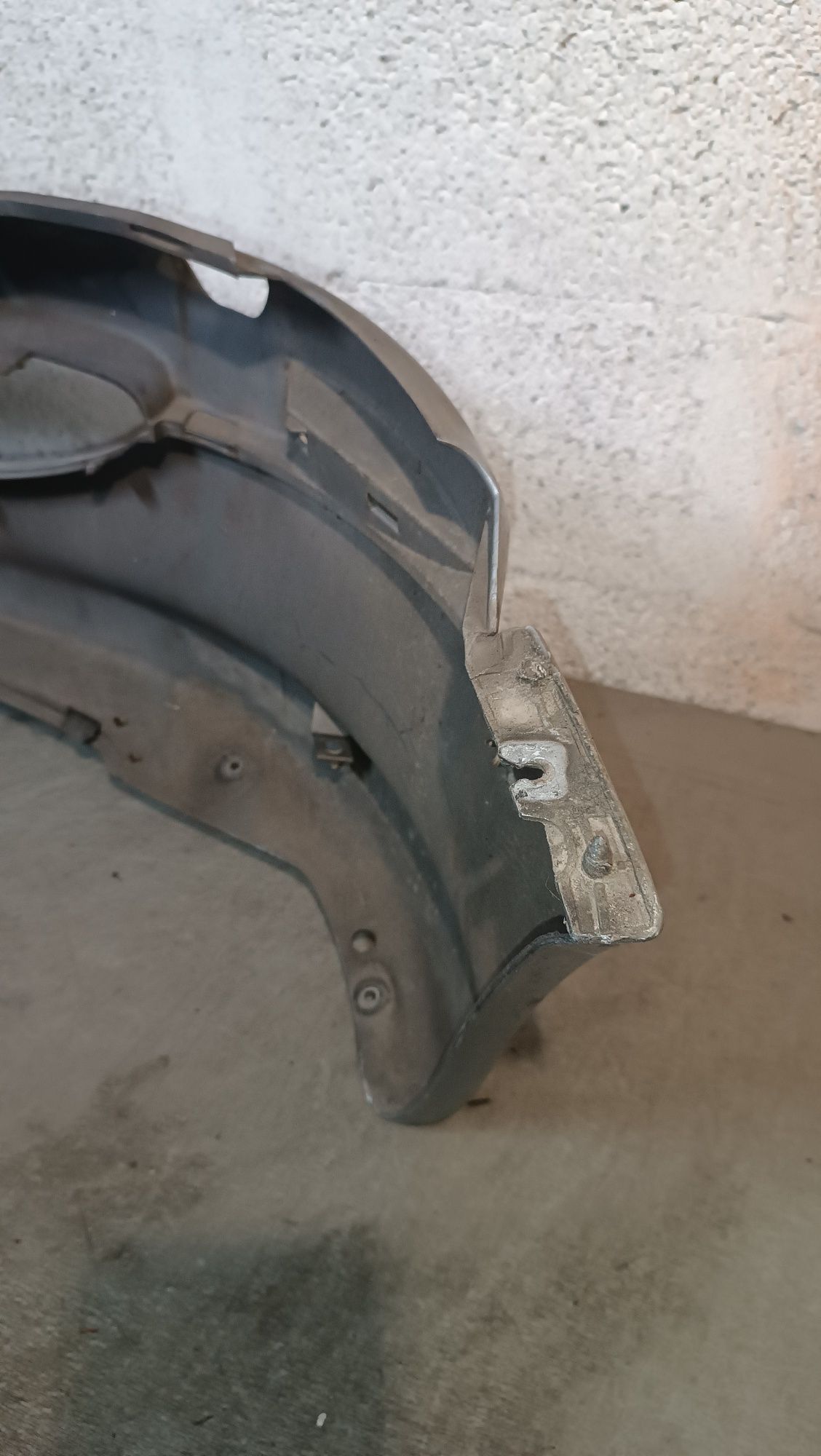 Vendo parachoque de frente Peugeot 206 HDI ano 2001/02