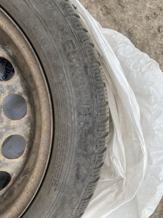 Диски з зимовими шинами