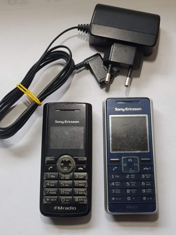 Два мобильных телефона Sony Ericsson