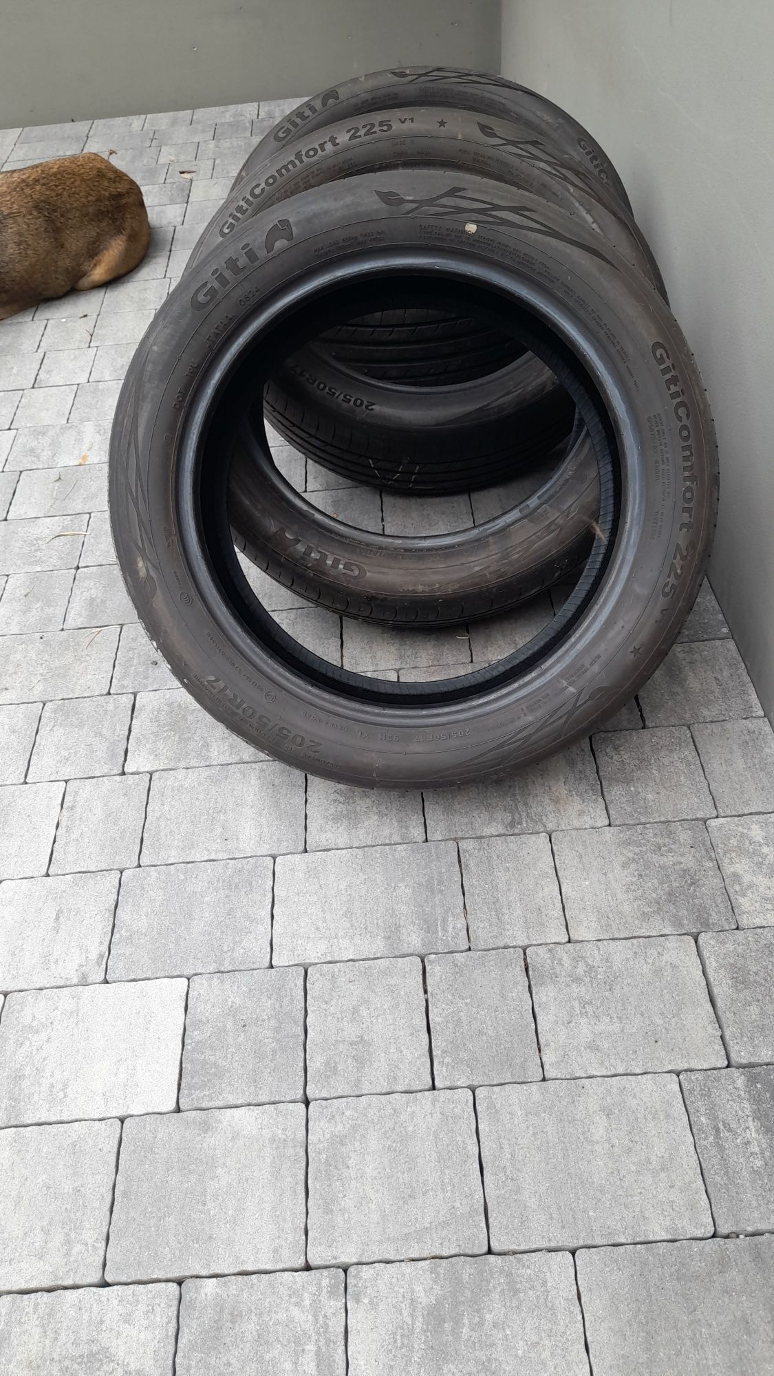 Opony  205 50 r 17
