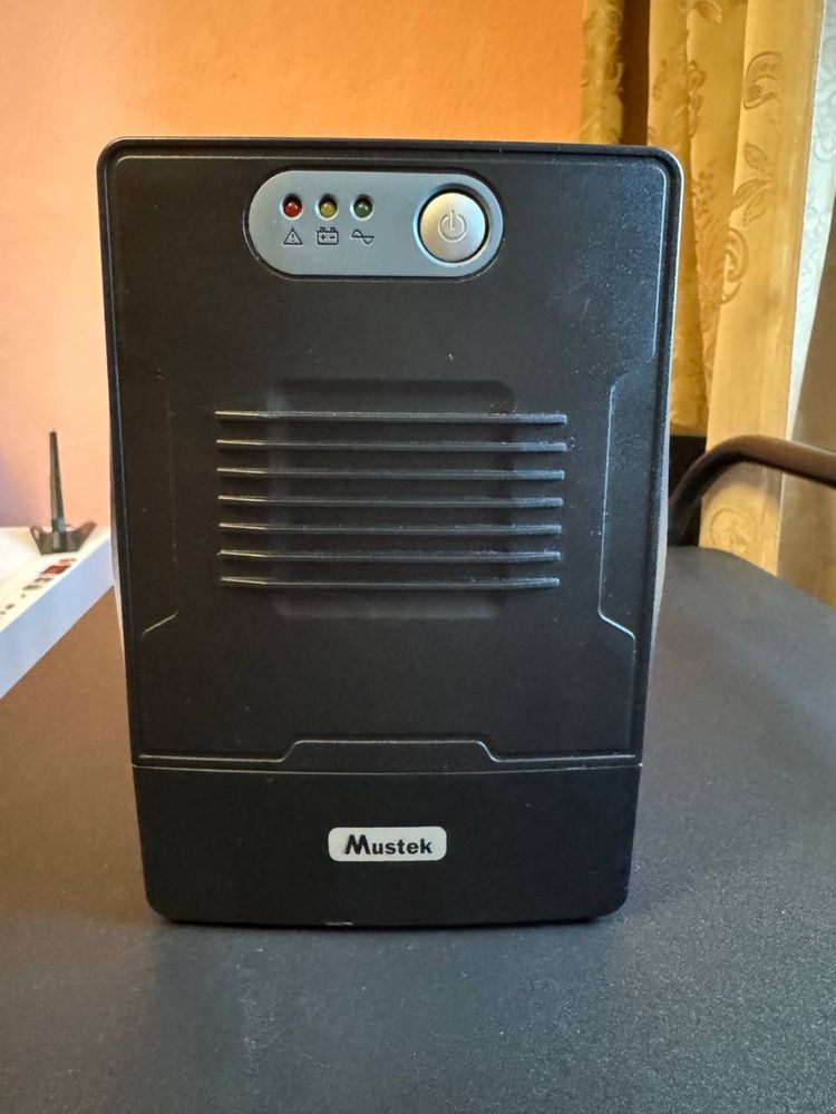 UPS ДБЖ Mustek PM 2000 VA / 1200W