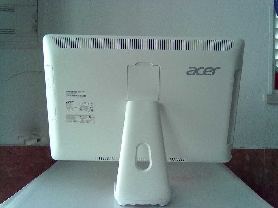Computador ACER aspire c20-820 com avaria