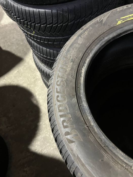Bridgestone 235/55/18 комплект зимних шин