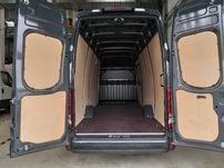 Zabudowa busa Iveco Daily, 16m3, 18m3 podłoga, boki, nadkola MONTAŻ