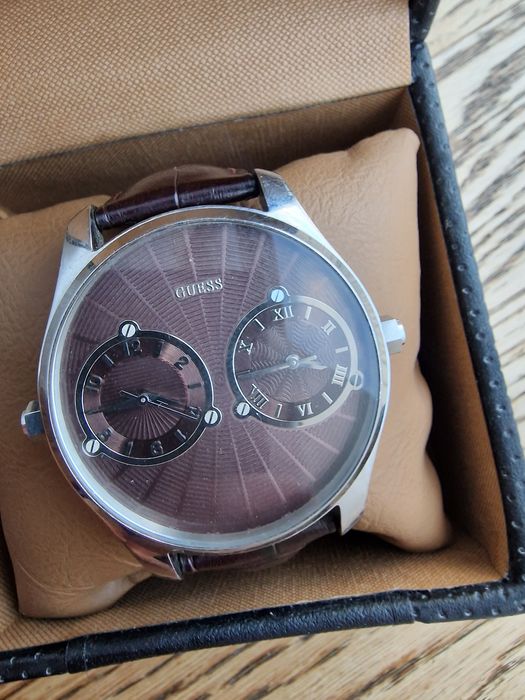 Гтдинник наручний Guess