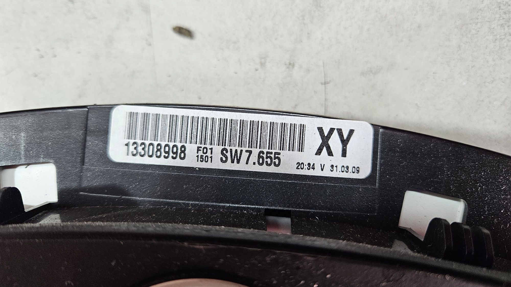 Licznik XY zegary prędkościomierz opel Zafira b astra h benzyna
