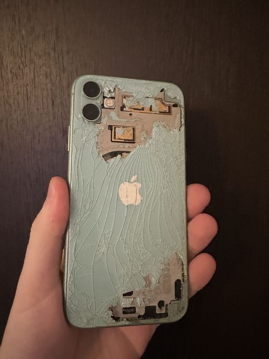 Продам iphone 11 64 gb айфон 11 64 гигабайта ) Читайте опис!