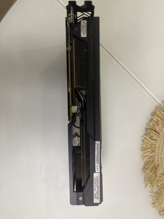 Продаю видеокарту Sapphire PULSE RX VEGA 56 с 8 ГБ