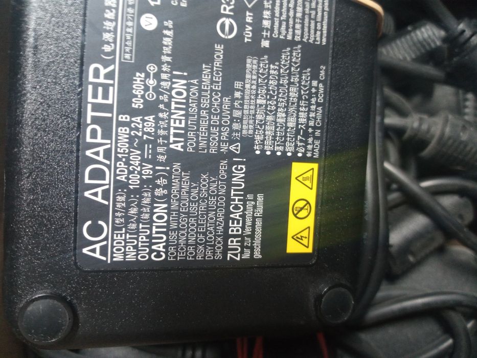 Електрошрот Fujitsu Asus 150W блок живлення оригінал 19V 7.89A 5.5x2.5