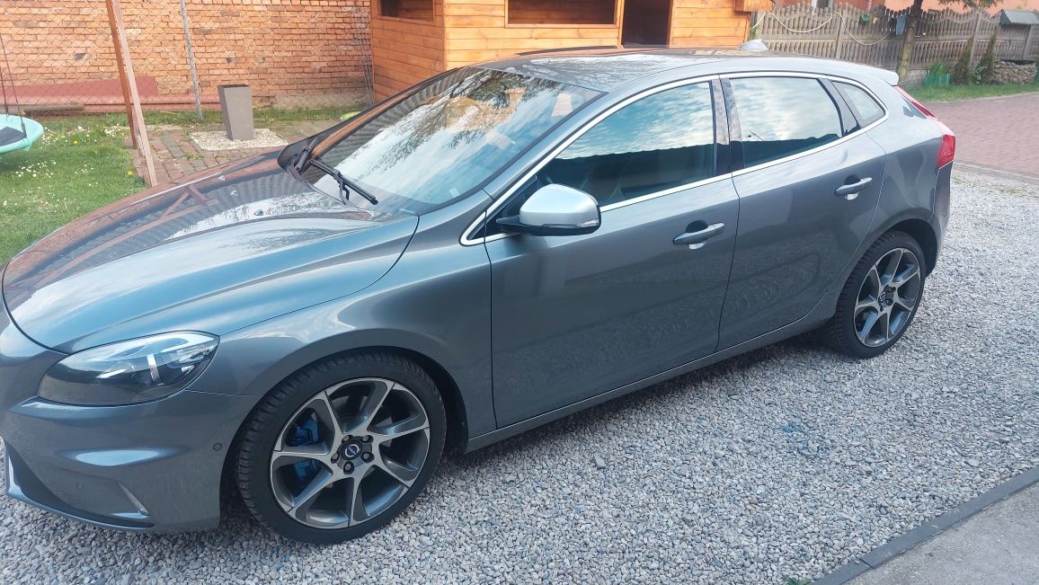 Volvo V40 R-Design 190km